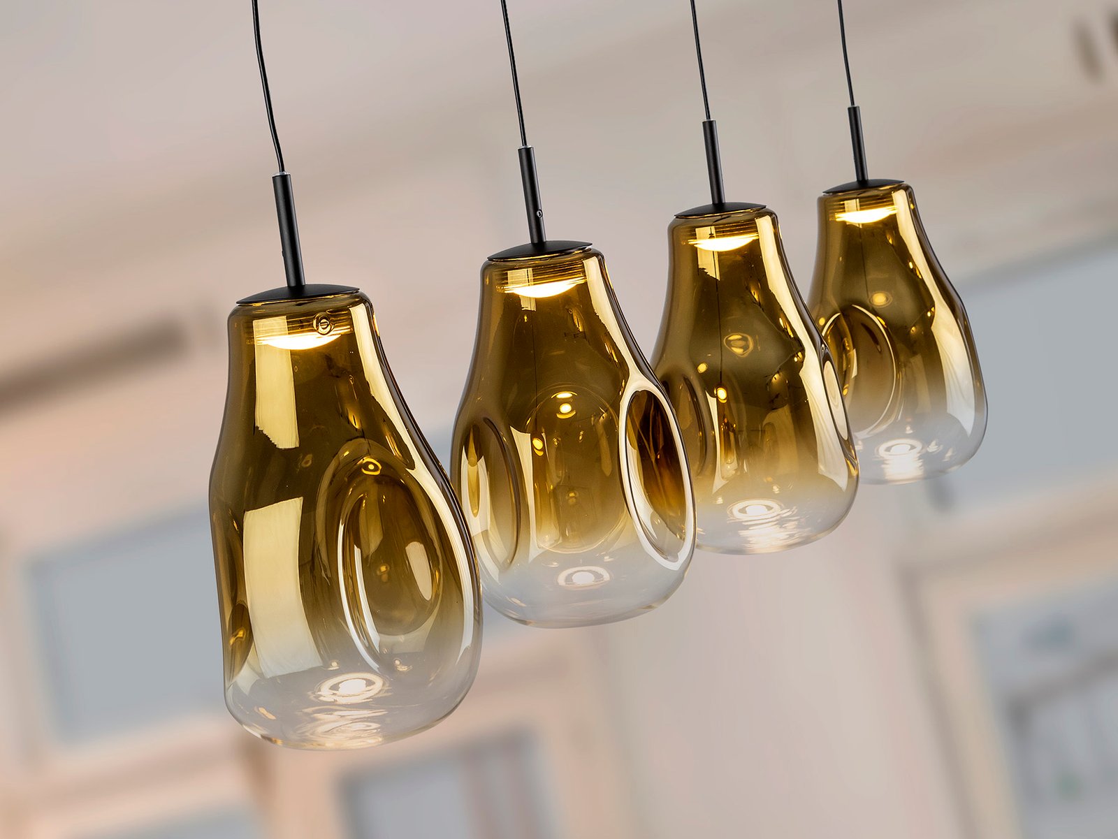 ALEDIS- LAMPARA 4L NEGRO-DORADO - Imagen 3